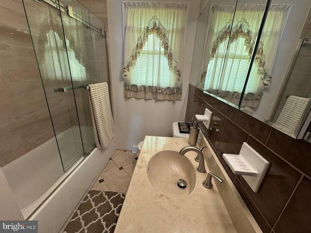 38 BELMONT RD, Bellmawr, NJ 08031