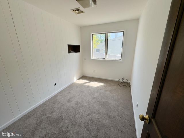 38 BELMONT RD, Bellmawr, NJ 08031