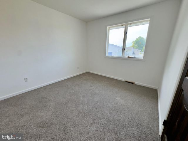 38 BELMONT RD, Bellmawr, NJ 08031