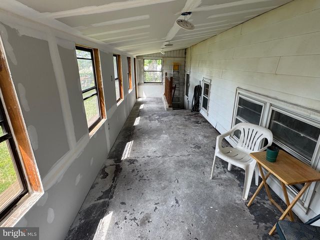 38 BELMONT RD, Bellmawr, NJ 08031