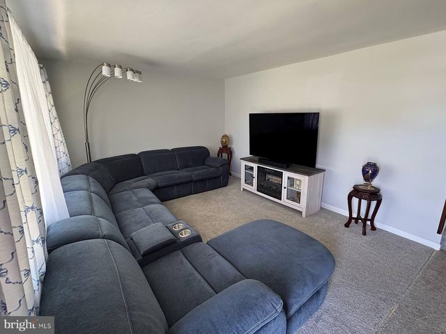 38 BELMONT RD, Bellmawr, NJ 08031