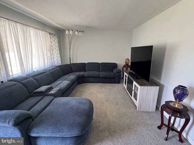 38 BELMONT RD, Bellmawr, NJ 08031