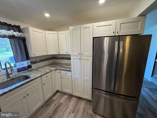 38 BELMONT RD, Bellmawr, NJ 08031