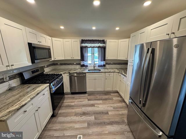 38 BELMONT RD, Bellmawr, NJ 08031