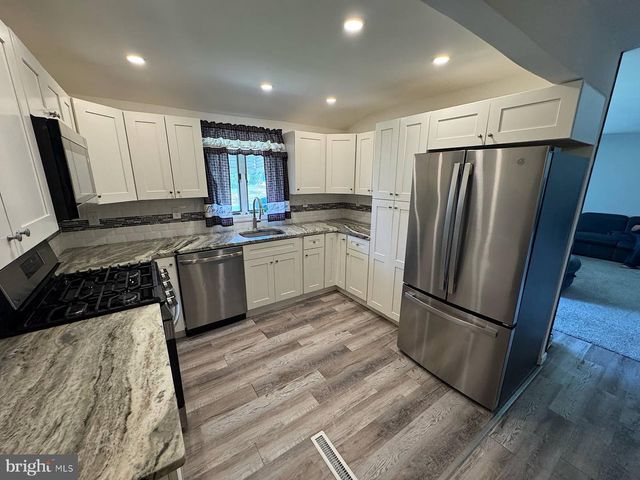 38 BELMONT RD, Bellmawr, NJ 08031
