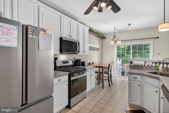 116 RITTENHOUSE DR, Deptford, NJ 08096