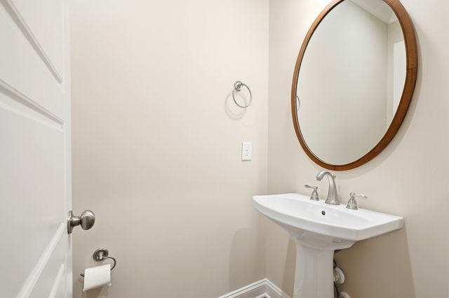 2120 Chaucer Park Ln, Thompsons Station, TN 37179
