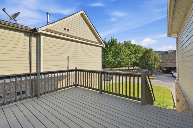 2120 Chaucer Park Ln, Thompsons Station, TN 37179
