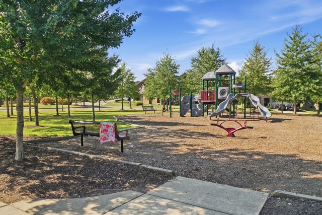 2120 Chaucer Park Ln, Thompsons Station, TN 37179