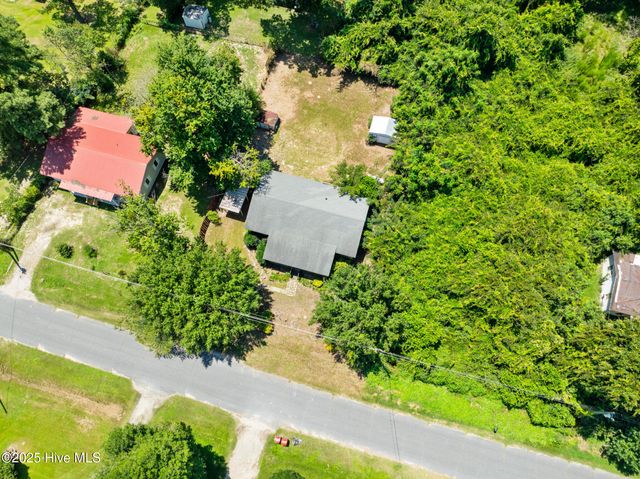 17241 Hurley Drive, Laurinburg, NC 28352