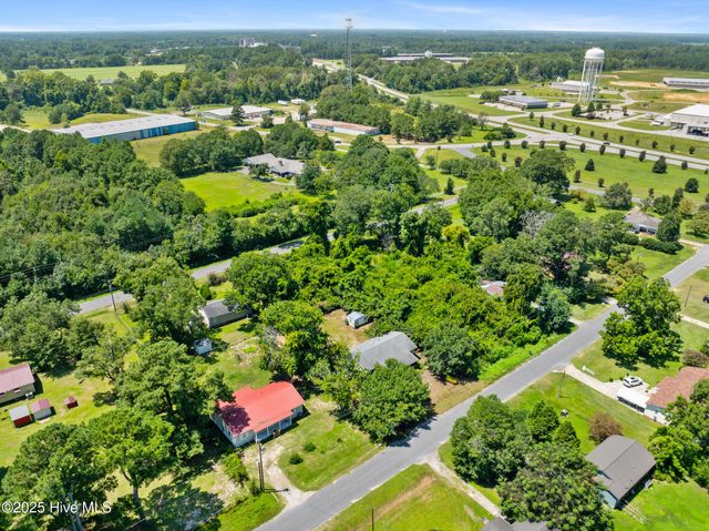 17241 Hurley Drive, Laurinburg, NC 28352