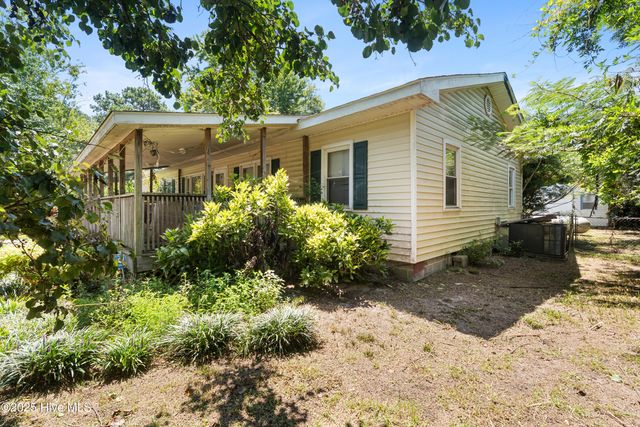 17241 Hurley Drive, Laurinburg, NC 28352