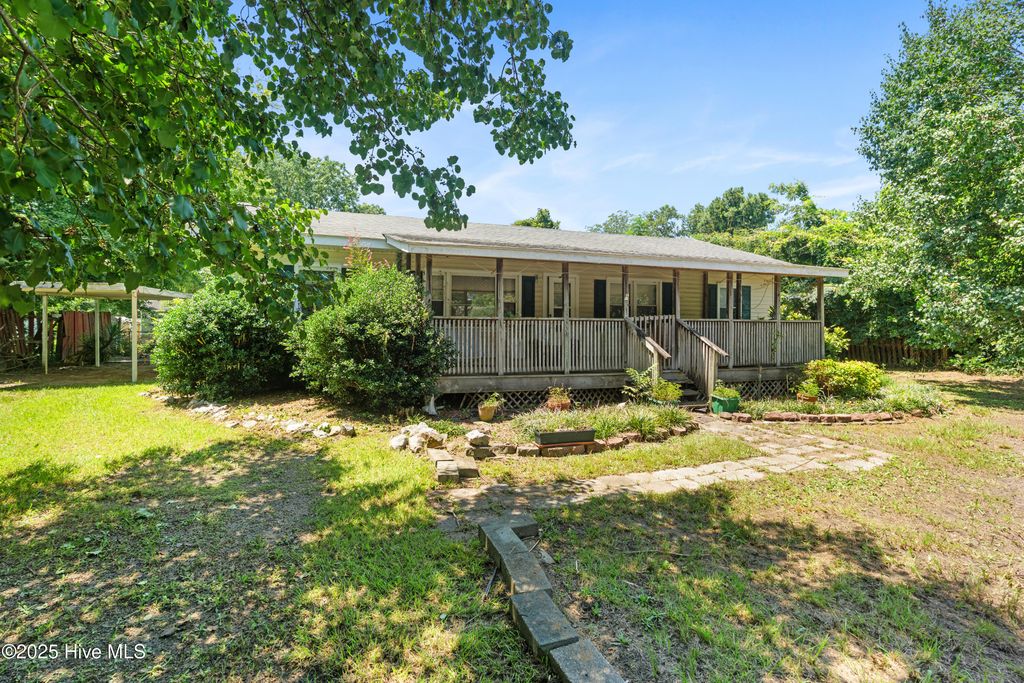 17241 Hurley Drive, Laurinburg, NC 28352