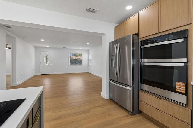 2102 W FERRIS AVENUE, Tampa, FL 33603