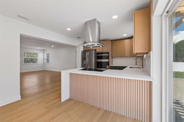 2102 W FERRIS AVENUE, Tampa, FL 33603