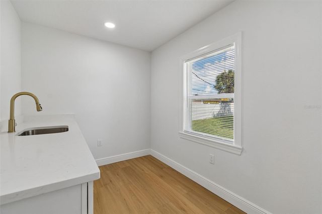 2102 W FERRIS AVENUE, Tampa, FL 33603