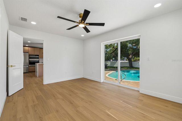 2102 W FERRIS AVENUE, Tampa, FL 33603