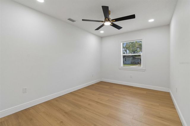 2102 W FERRIS AVENUE, Tampa, FL 33603