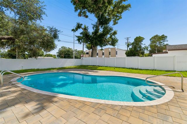2102 W FERRIS AVENUE, Tampa, FL 33603