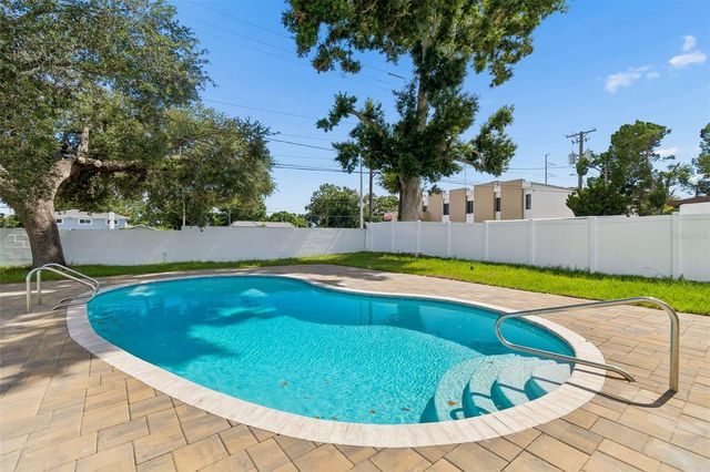2102 W FERRIS AVENUE, Tampa, FL 33603