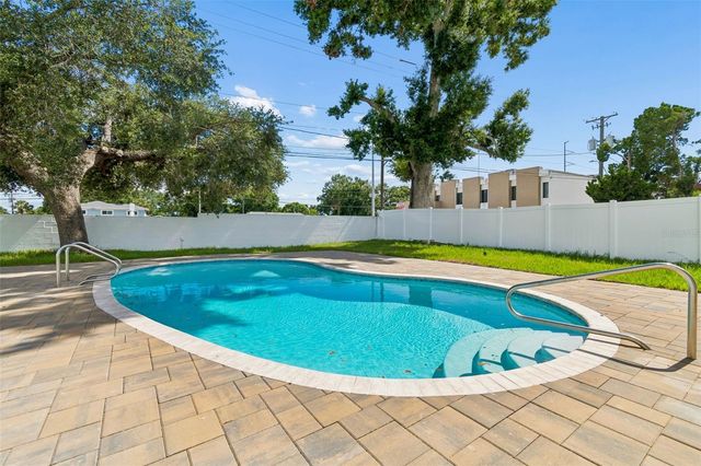 2102 W FERRIS AVENUE, Tampa, FL 33603