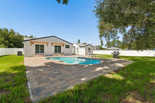 2102 W FERRIS AVENUE, Tampa, FL 33603