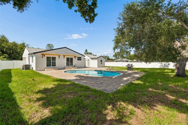 2102 W FERRIS AVENUE, Tampa, FL 33603