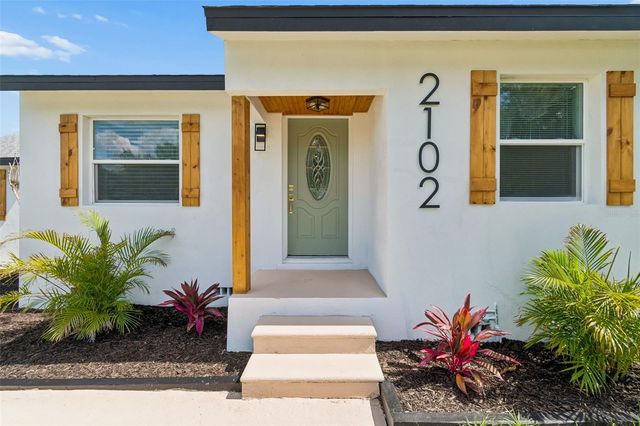 2102 W FERRIS AVENUE, Tampa, FL 33603