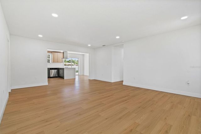 2102 W FERRIS AVENUE, Tampa, FL 33603