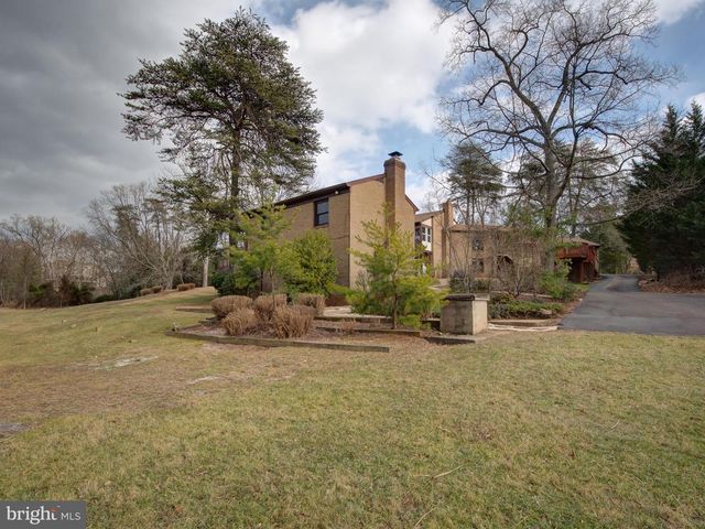 1108-B SHAKER WOODS RD, Herndon, VA 20170