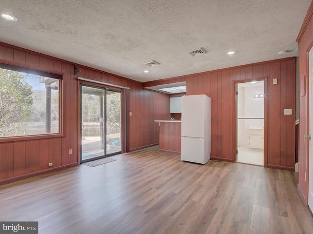 1108-B SHAKER WOODS RD, Herndon, VA 20170