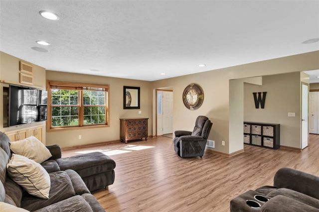 9227 Marshall Rd, Cranberry Twp, PA 16066