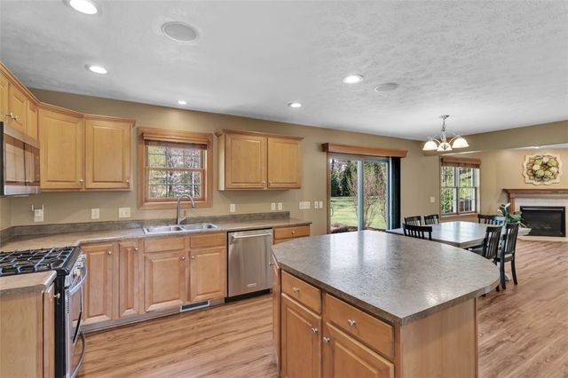 9227 Marshall Rd, Cranberry Twp, PA 16066