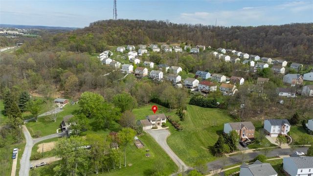 9227 Marshall Rd, Cranberry Twp, PA 16066