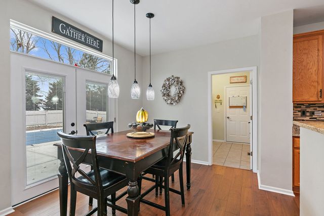 502 Vernon Drive, Oswego, IL 60543