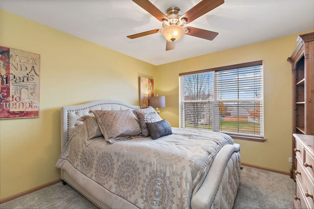 502 Vernon Drive, Oswego, IL 60543