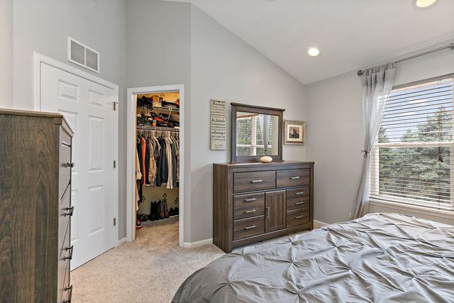 502 Vernon Drive, Oswego, IL 60543