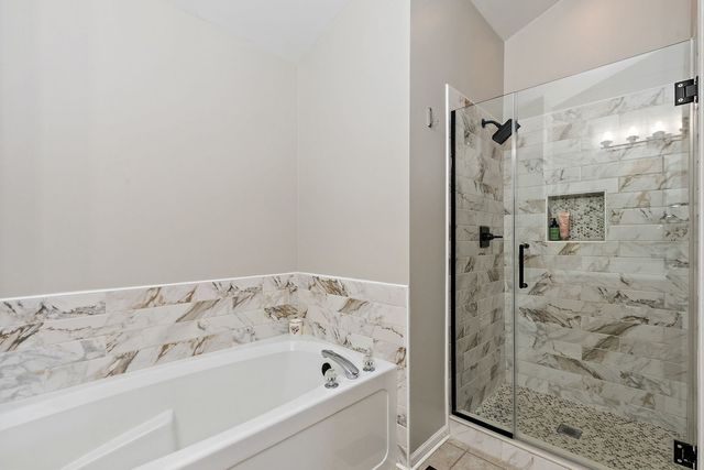 502 Vernon Drive, Oswego, IL 60543