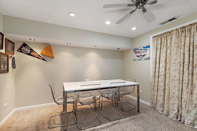 502 Vernon Drive, Oswego, IL 60543