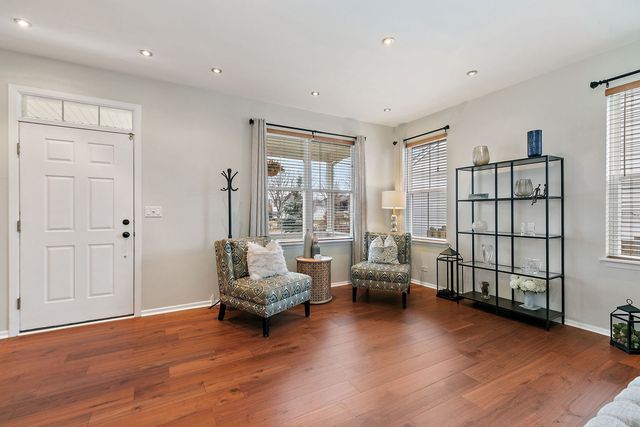 502 Vernon Drive, Oswego, IL 60543