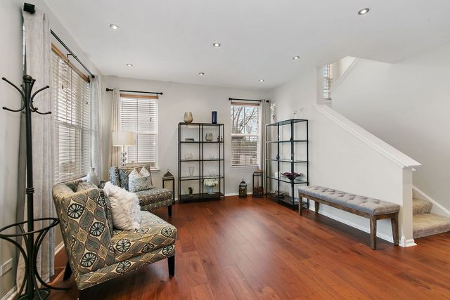 502 Vernon Drive, Oswego, IL 60543