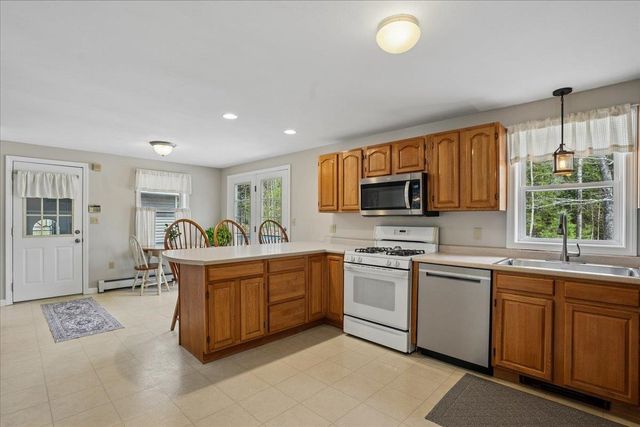 74 Hilliard Road, Chichester, NH 03258