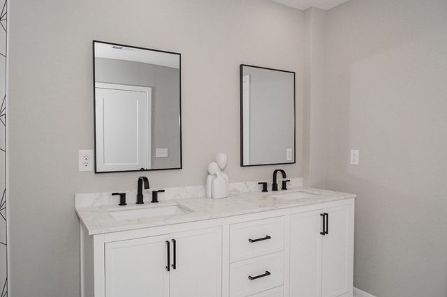 1221 Hillcrest Dr, Manchester, TN 37355