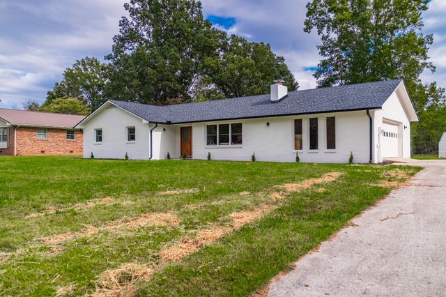 1221 Hillcrest Dr, Manchester, TN 37355