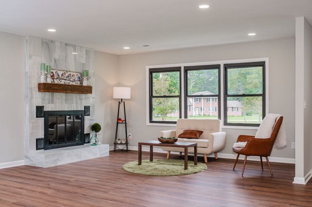 1221 Hillcrest Dr, Manchester, TN 37355