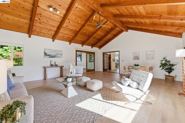 3586 Somerset Ave, Castro Valley, CA 94546