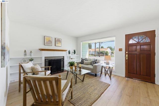 3586 Somerset Ave, Castro Valley, CA 94546