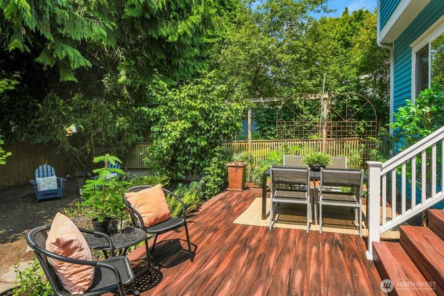 8545 Densmore Avenue N, Seattle, WA 98103