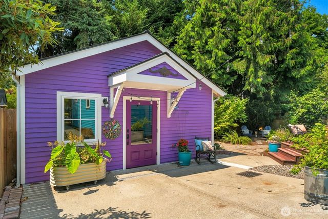 8545 Densmore Avenue N, Seattle, WA 98103