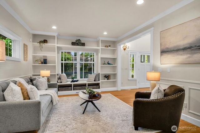 8545 Densmore Avenue N, Seattle, WA 98103